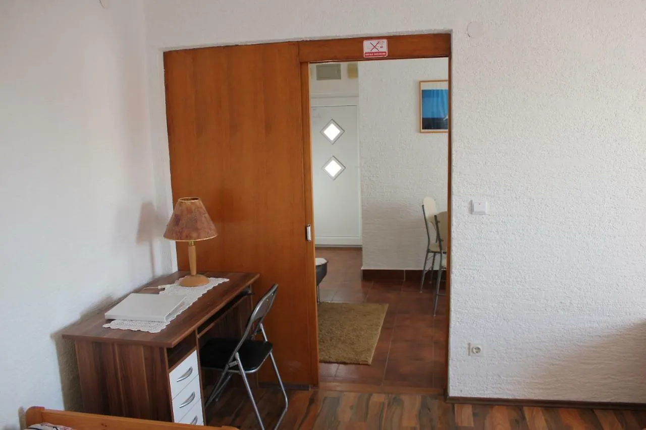 Apartments Hella Vir 0*,